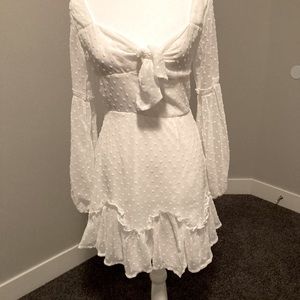 Beautiful summer white dress, size S, adjustable front, slip attached.